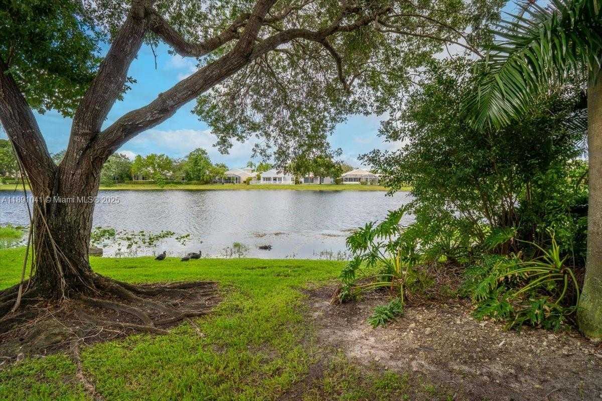 Small Image of 1441 EAST LACOSTA DR E, Pembroke Pines Number 34