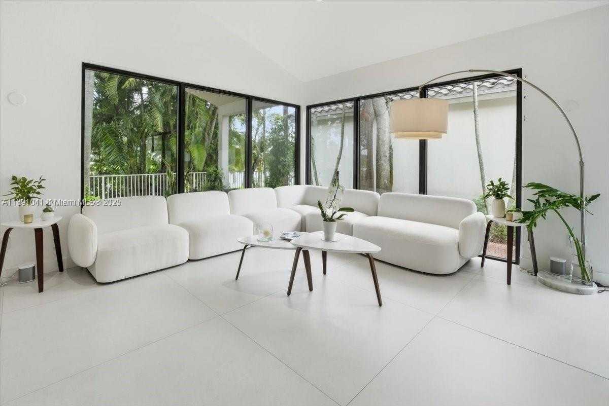 Small Image of 1441 EAST LACOSTA DR E, Pembroke Pines Number 8