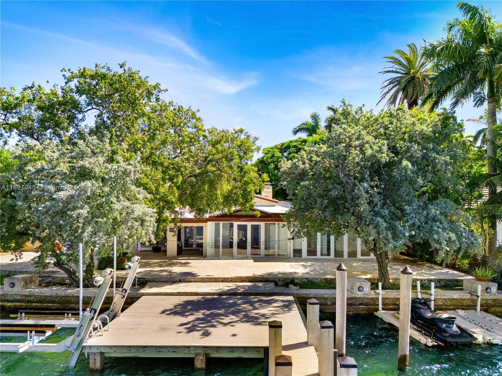 Small Image of 444 WEST RIVO ALTO DR, Miami Beach Number 11