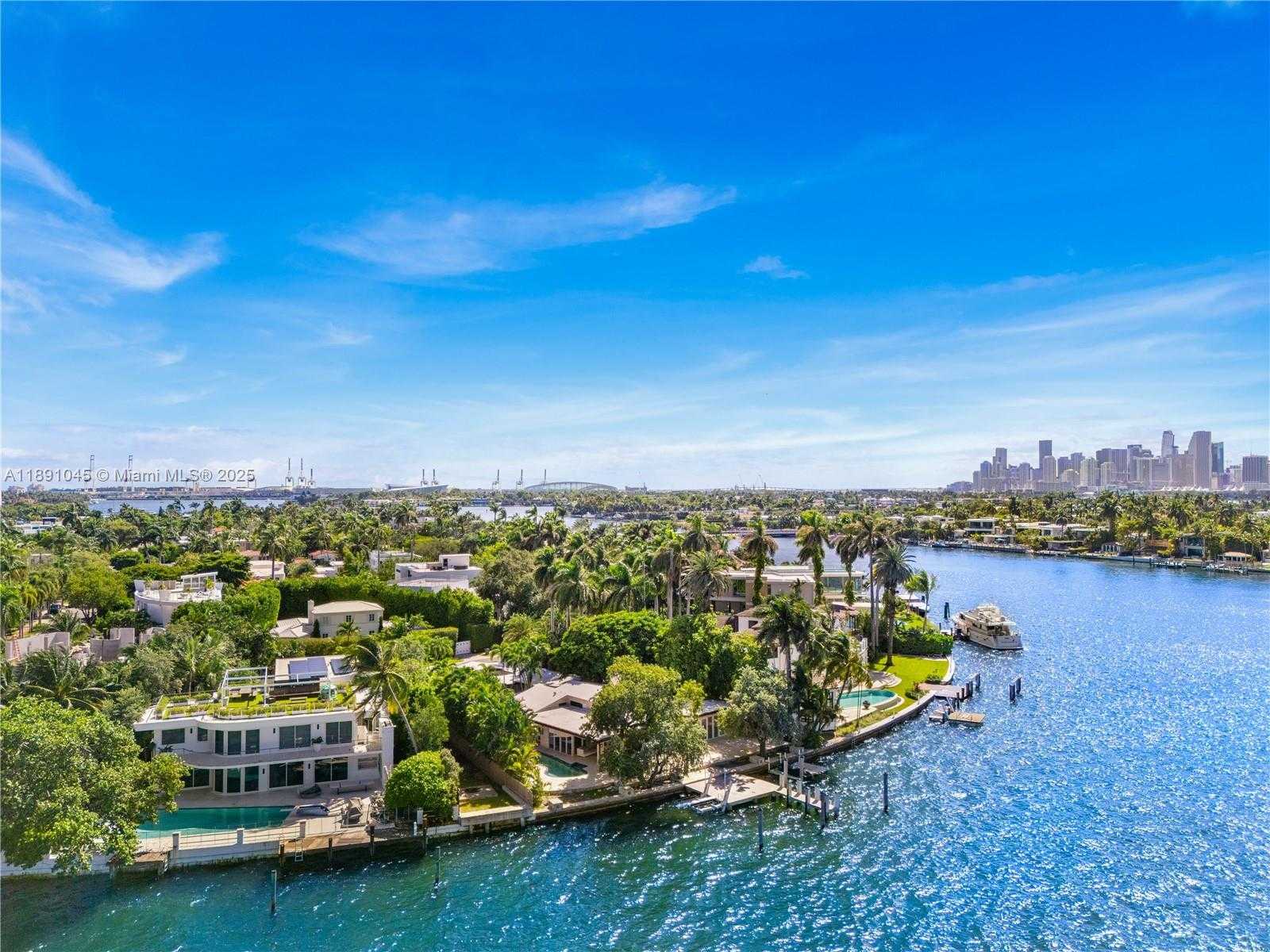 Small Image of 444 WEST RIVO ALTO DR, Miami Beach Number 15