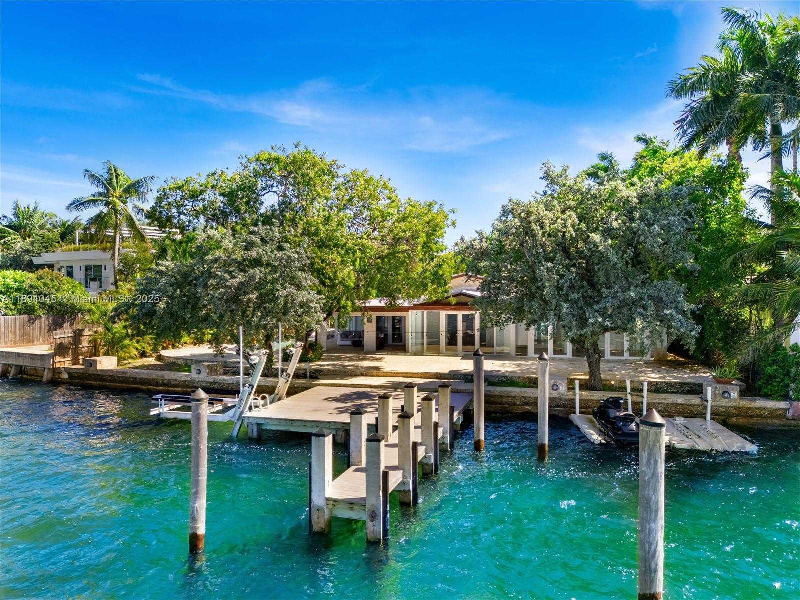 Small Image of 444 WEST RIVO ALTO DR, Miami Beach Number 6