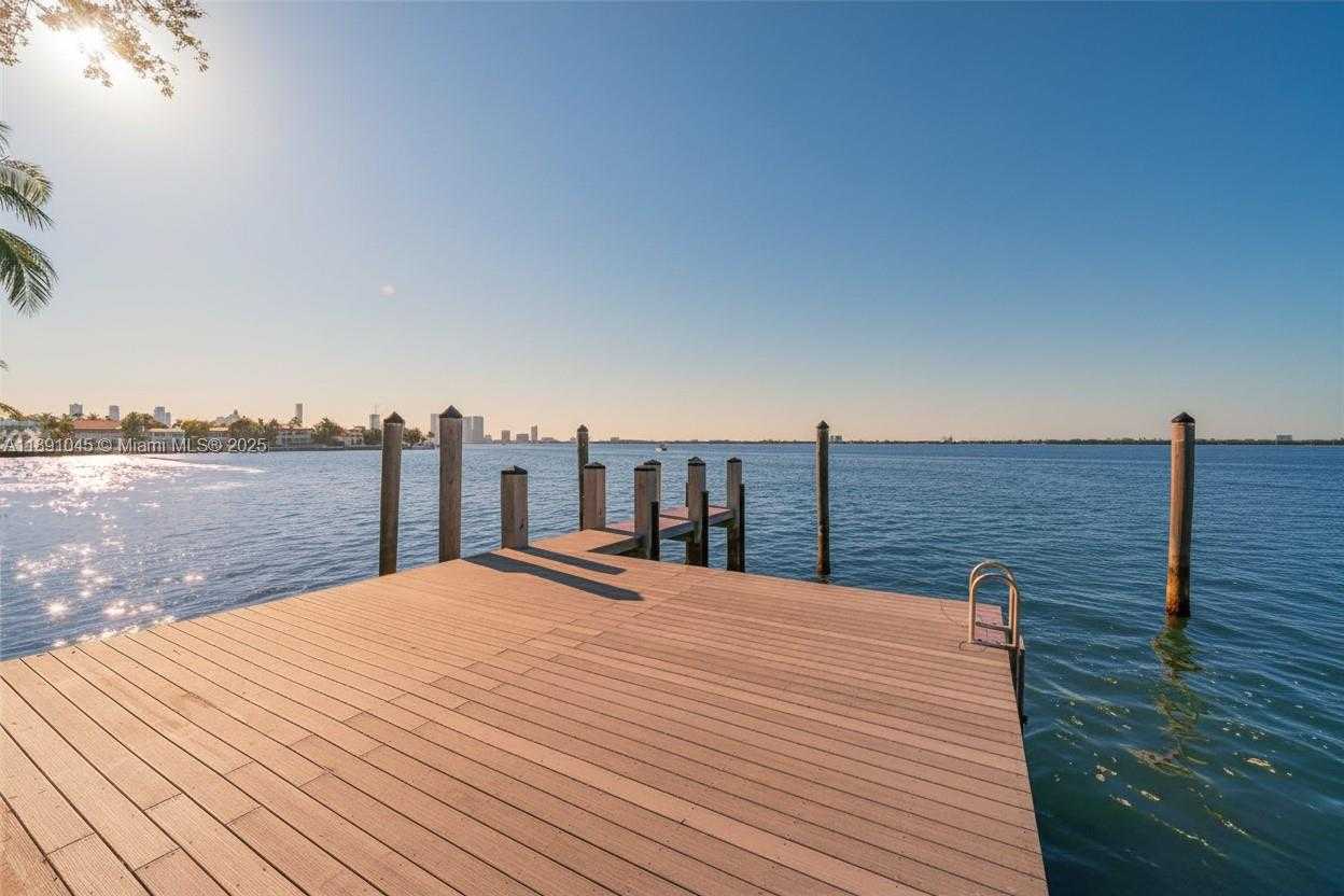 Small Image of 444 WEST RIVO ALTO DR, Miami Beach Number 7