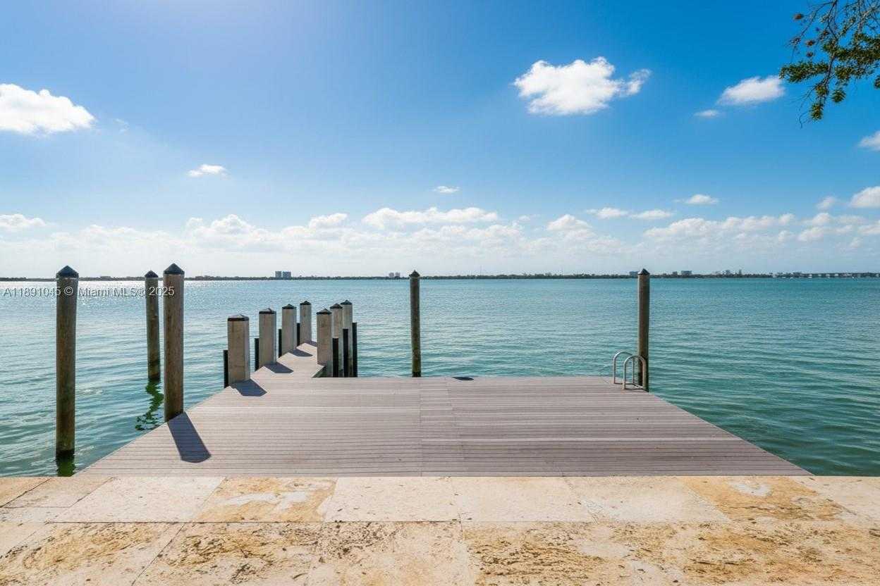 Small Image of 444 WEST RIVO ALTO DR, Miami Beach Number 8