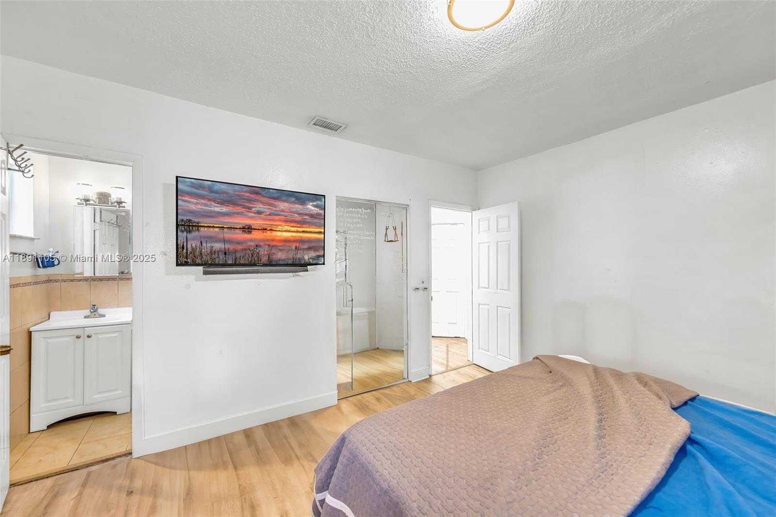 Small Image of 110 NORTH EAST 9TH CT, Homestead Number 18