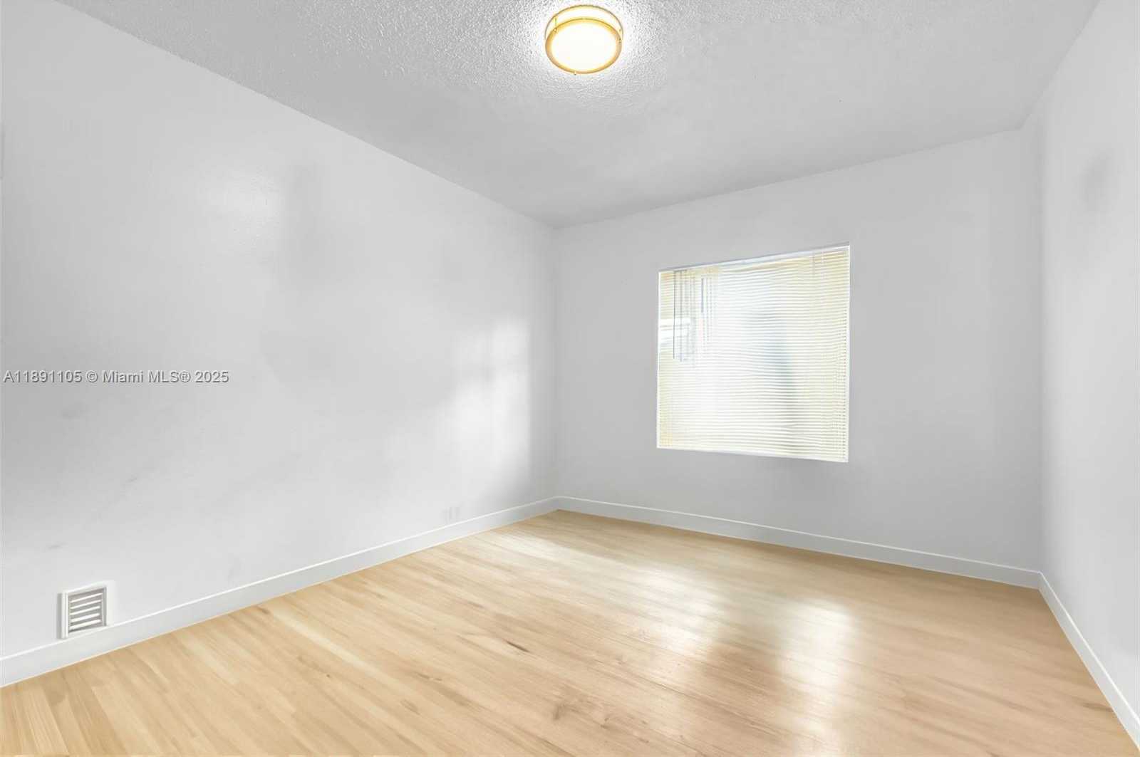 Small Image of 110 NORTH EAST 9TH CT, Homestead Number 23