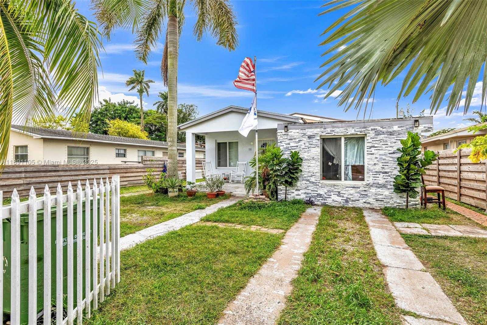 Small Image of 110 NORTH EAST 9TH CT, Homestead Number 3