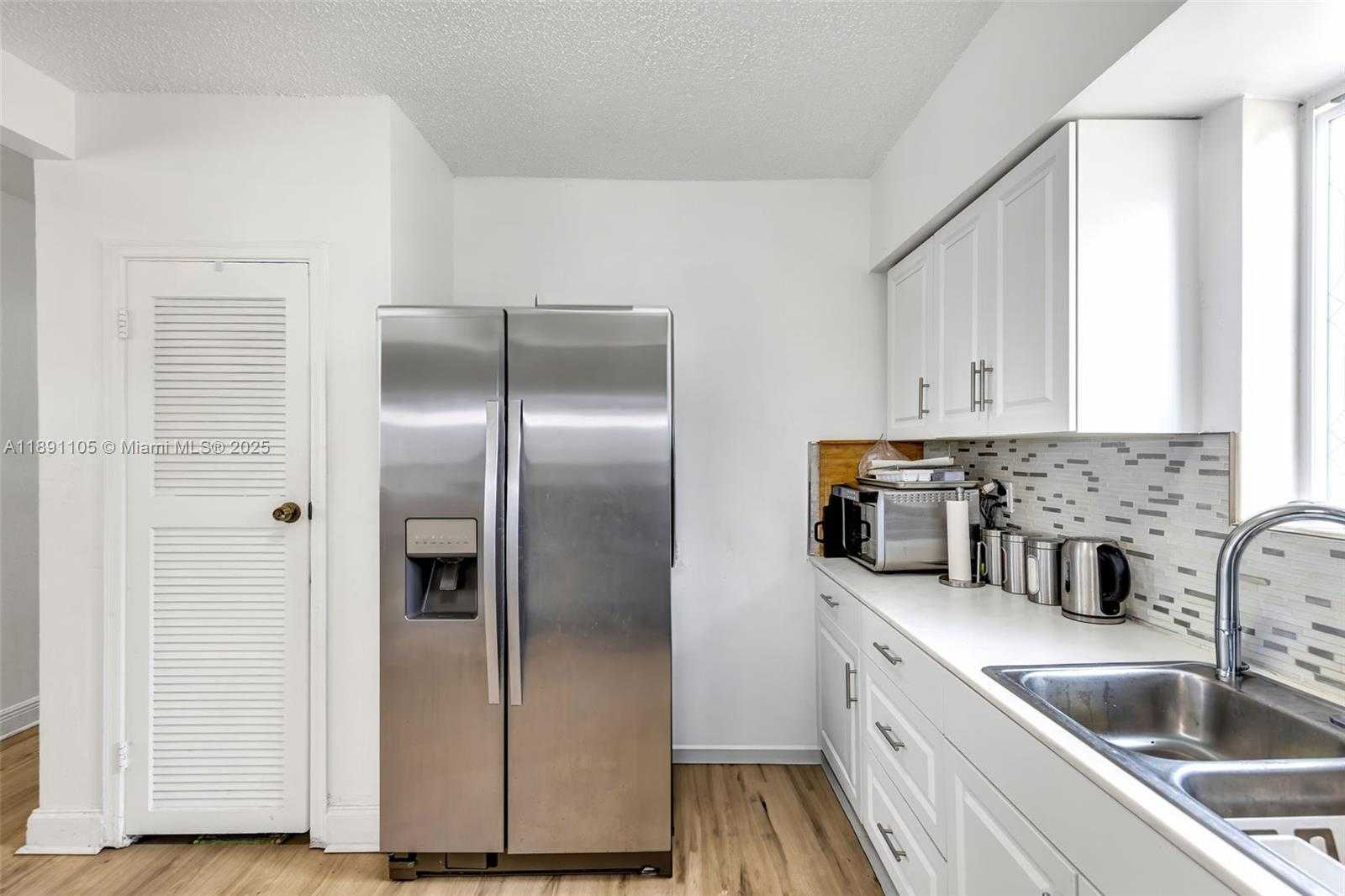 Small Image of 110 NORTH EAST 9TH CT, Homestead Number 8