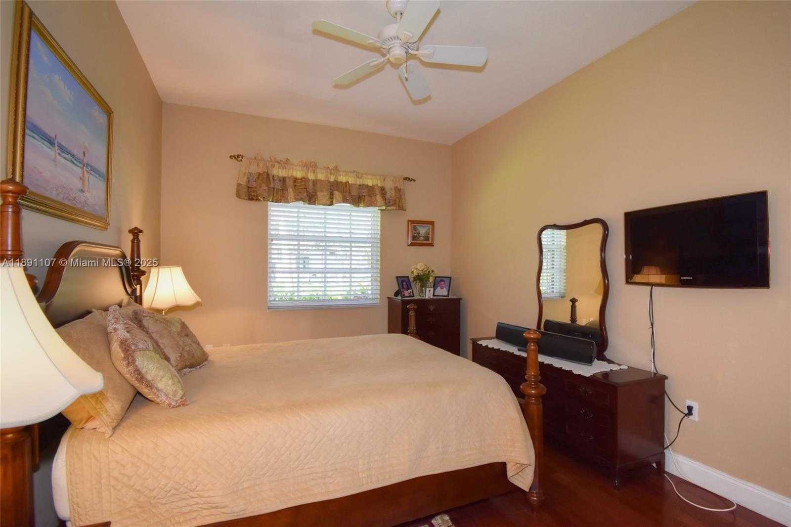 Small Image of 4240 SOUTH WEST 131ST AVE, Davie Number 25