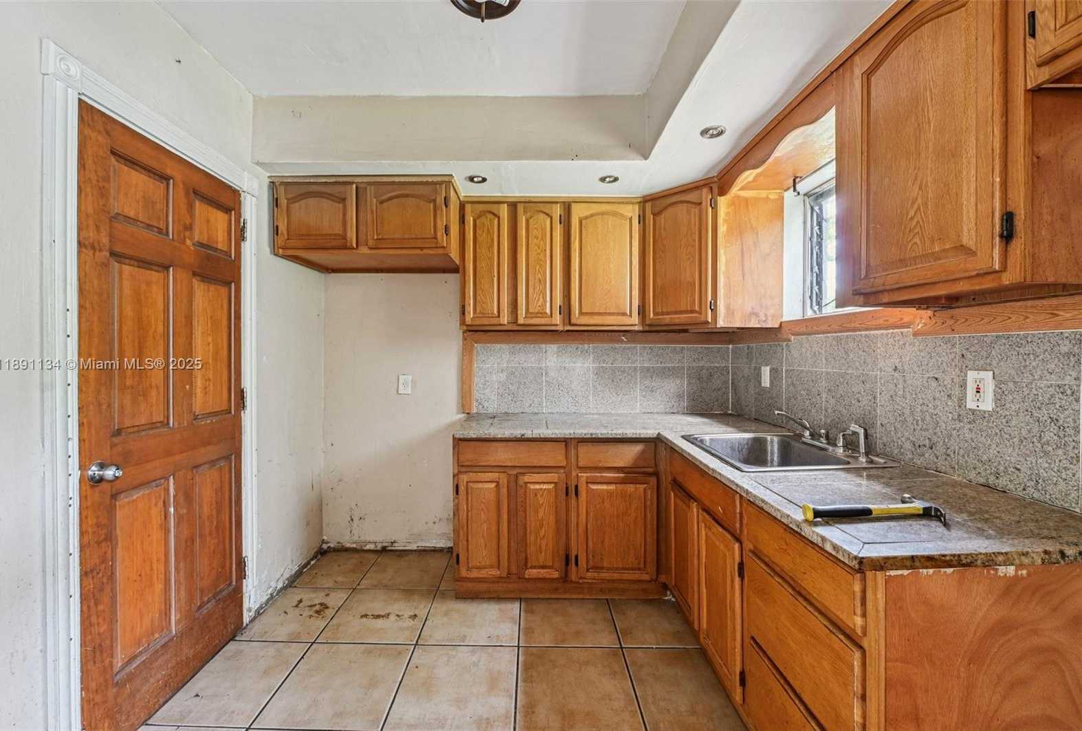 Small Image of 1043 NORTH WEST 75TH ST, Miami Number 10