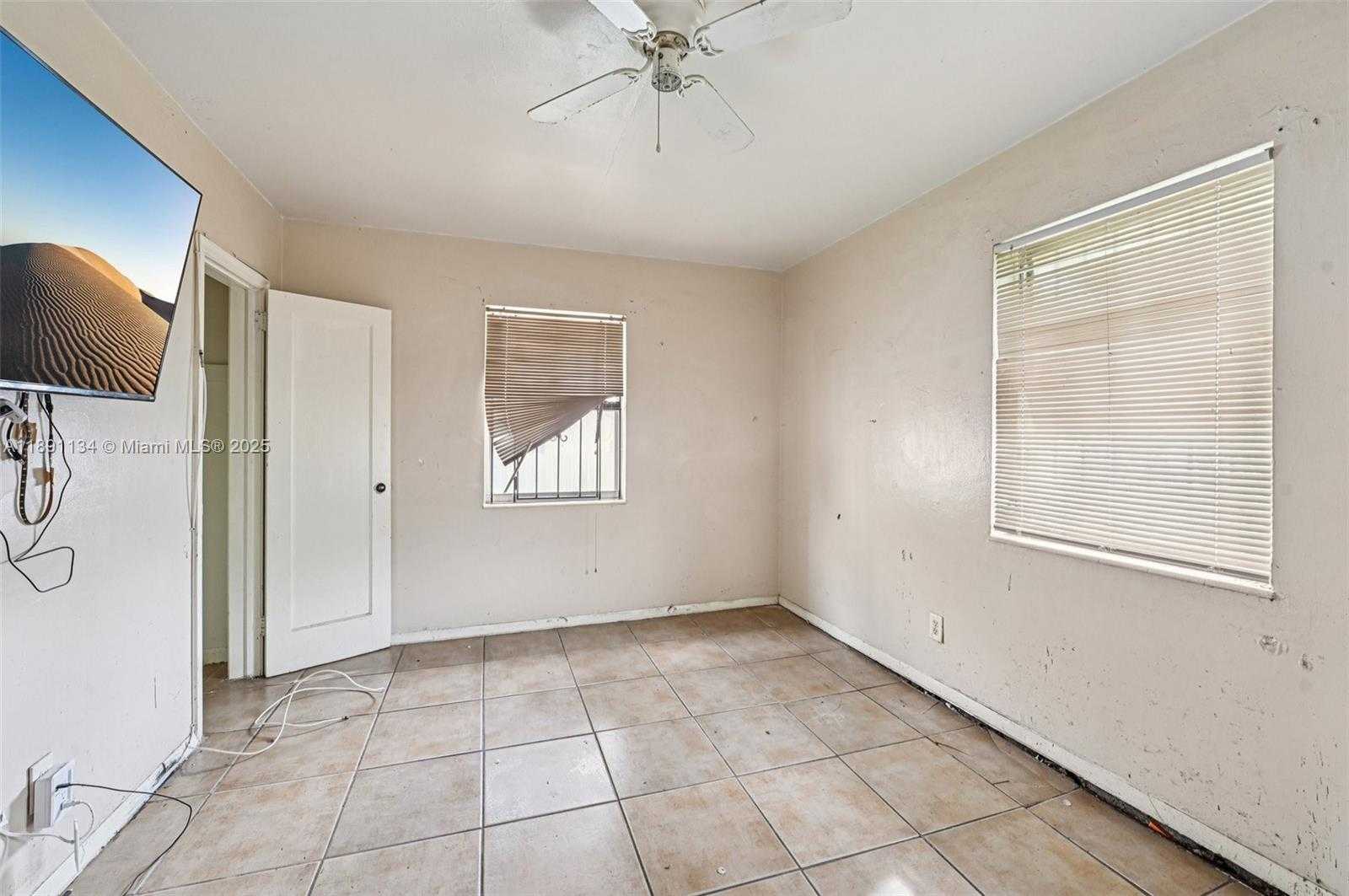 Small Image of 1043 NORTH WEST 75TH ST, Miami Number 18