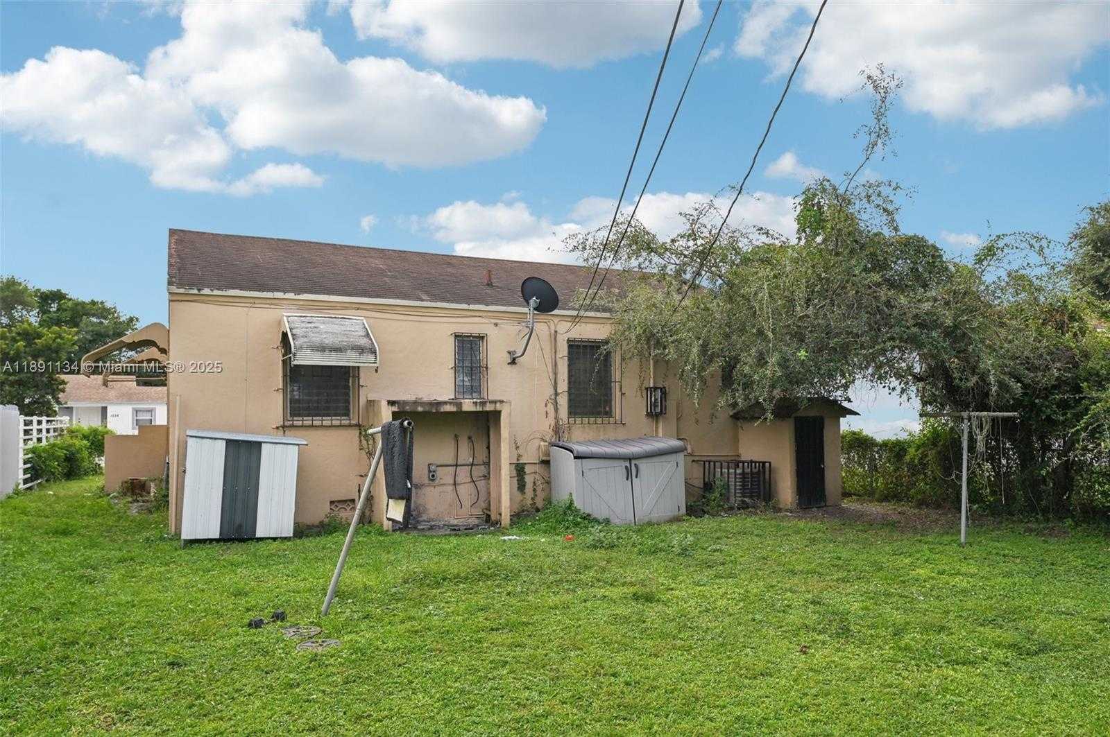 Small Image of 1043 NORTH WEST 75TH ST, Miami Number 19