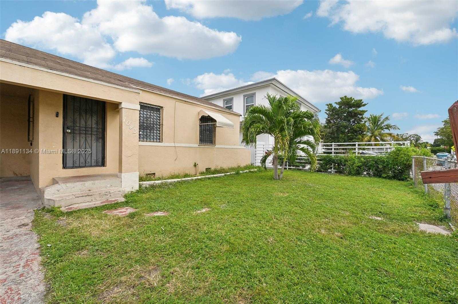 Small Image of 1043 NORTH WEST 75TH ST, Miami Number 3