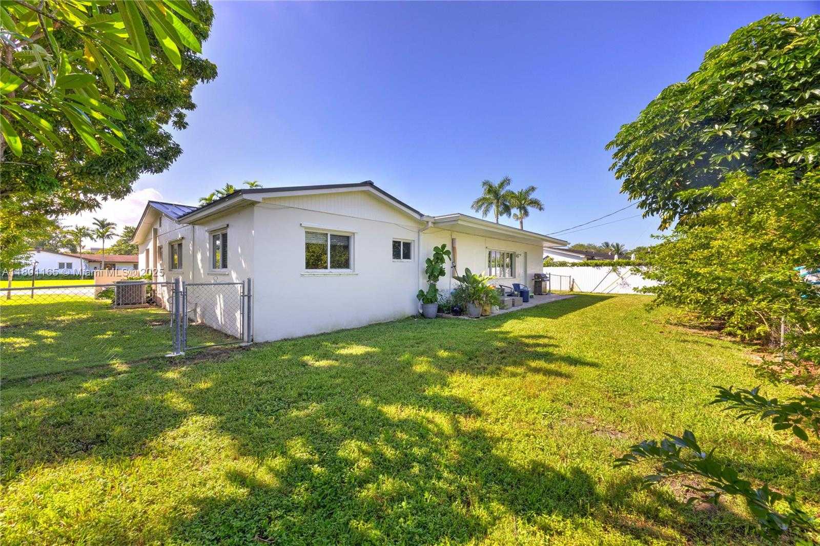 Small Image of 8865 SOUTH WEST 83RD ST, Miami Number 27