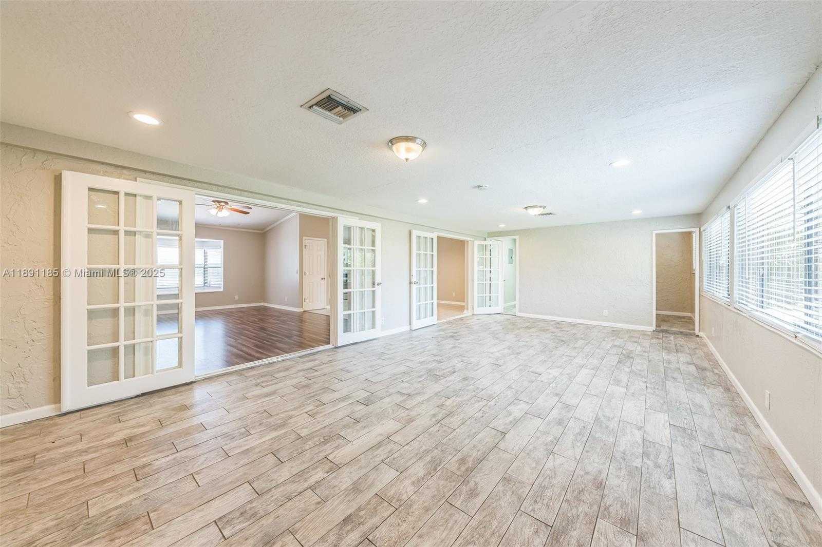 Small Image of 10108 SOUTH WINDTREE LN S, Boca Raton Number 12