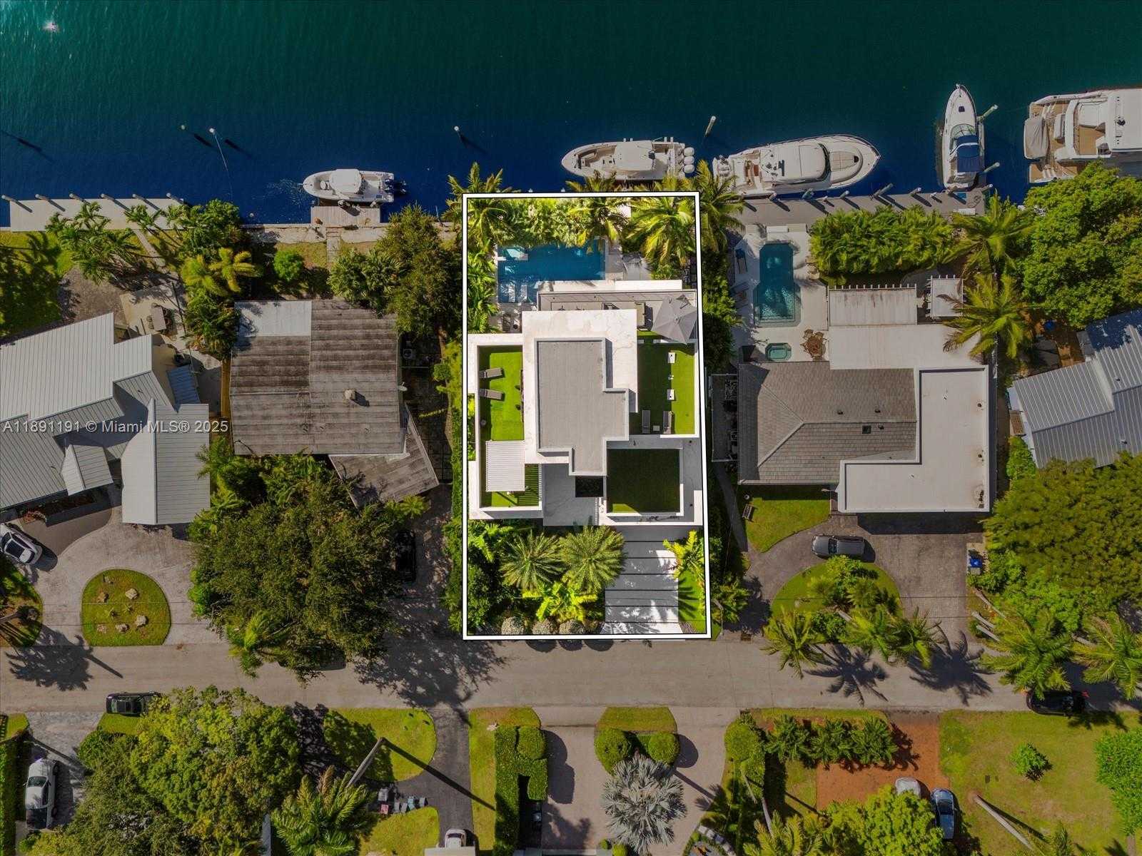 Small Image of 1736 SOUTH EAST 14TH ST, Fort Lauderdale Number 3