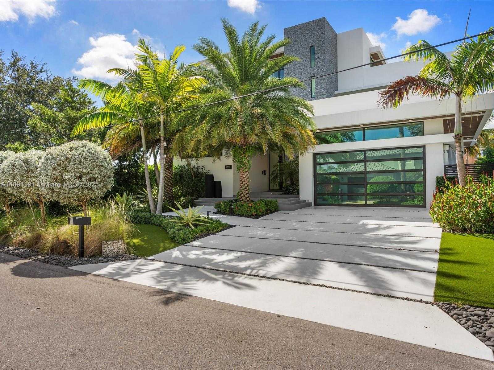 Small Image of 1736 SOUTH EAST 14TH ST, Fort Lauderdale Number 5
