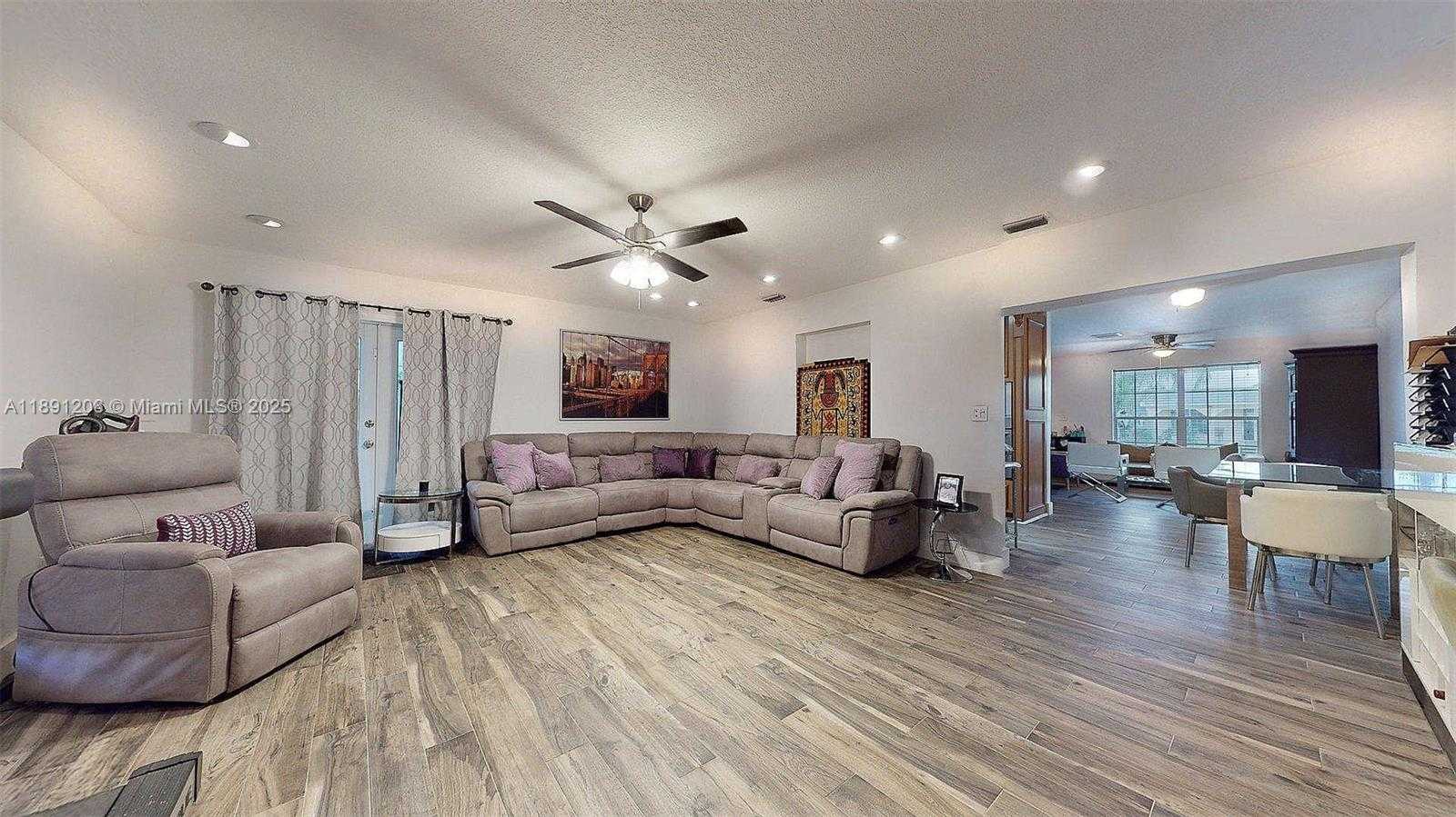 Small Image of 26303 SOUTH WEST 127TH PL, Homestead Number 15