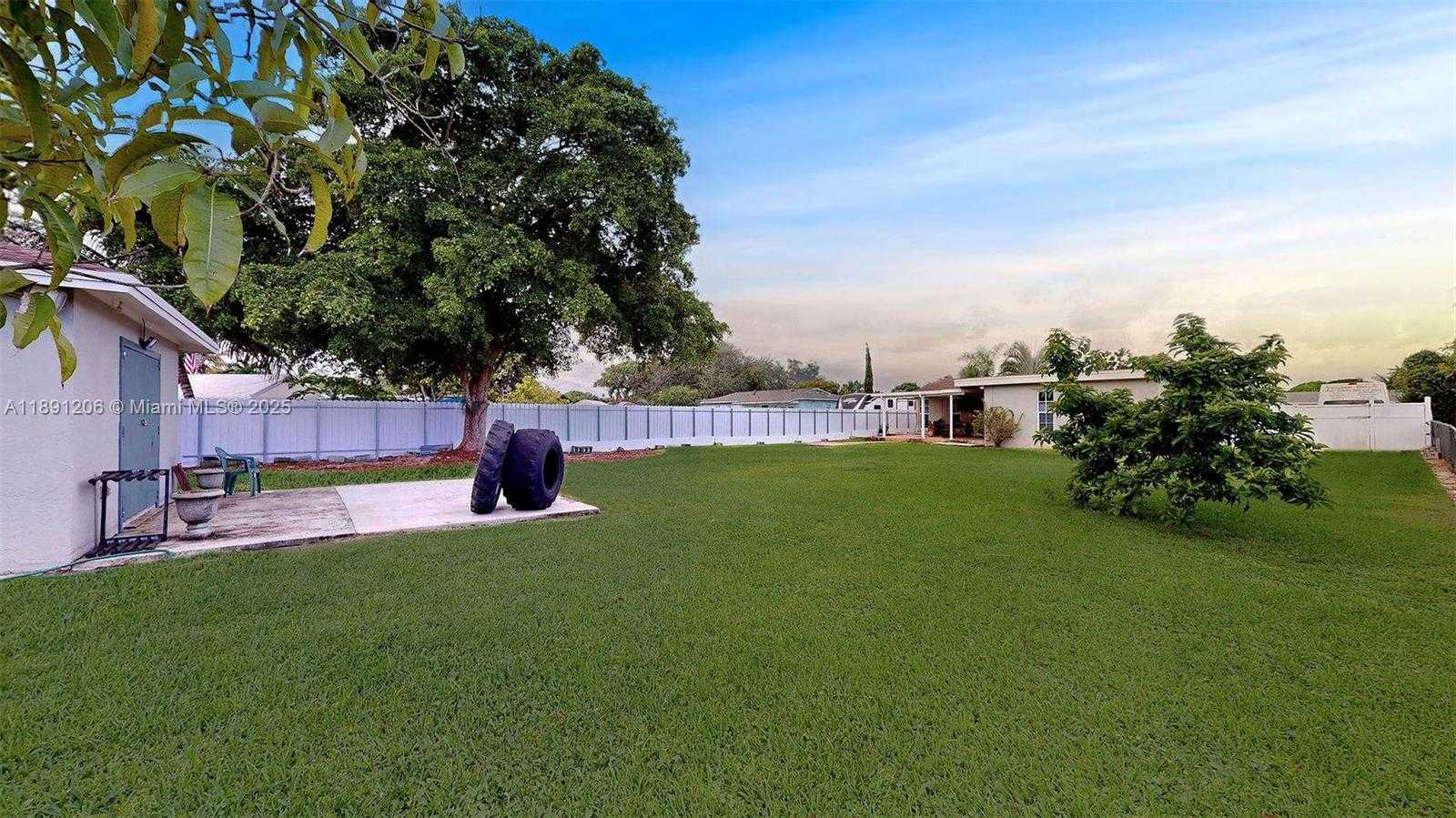Small Image of 26303 SOUTH WEST 127TH PL, Homestead Number 25