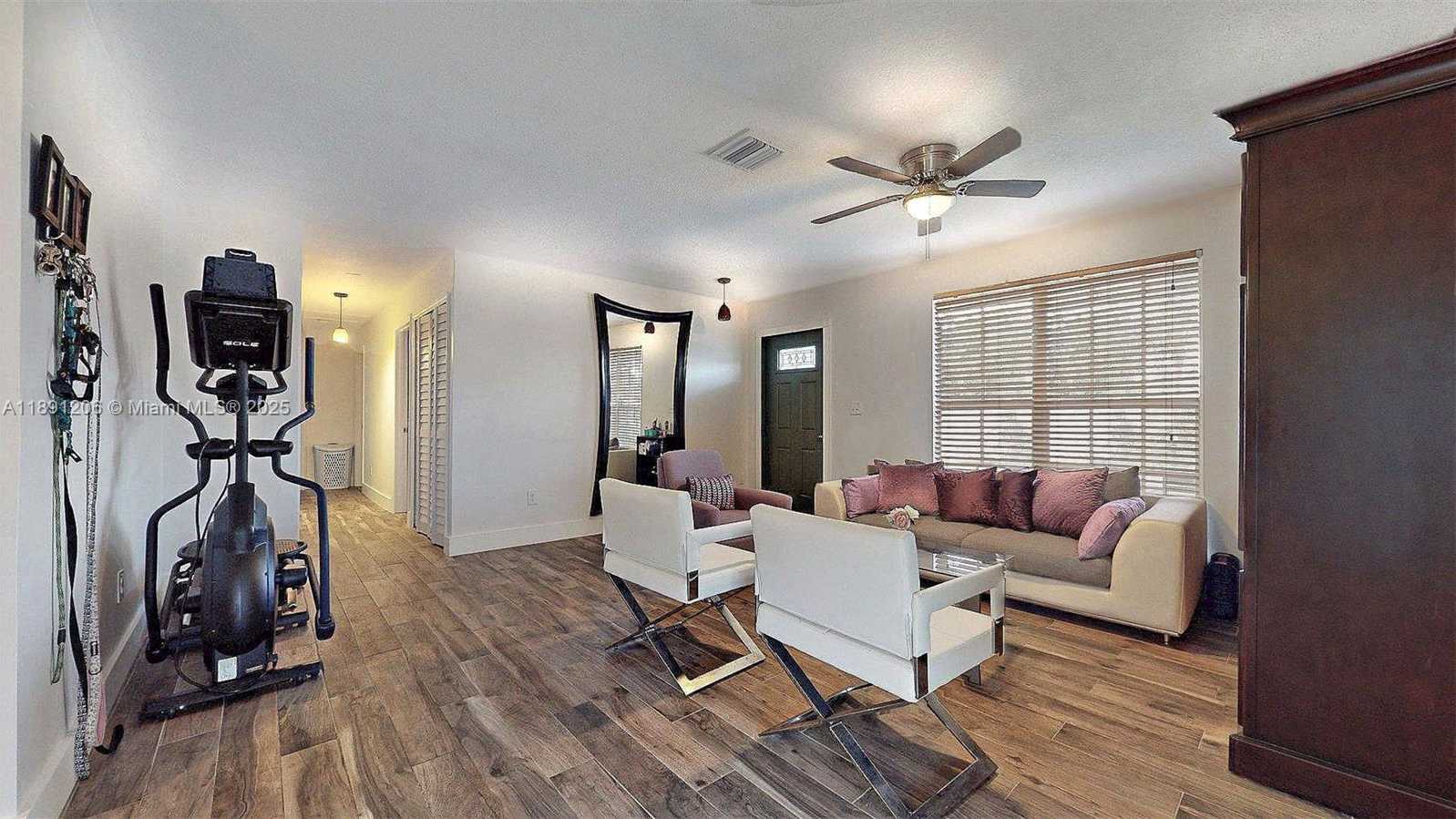 Small Image of 26303 SOUTH WEST 127TH PL, Homestead Number 8