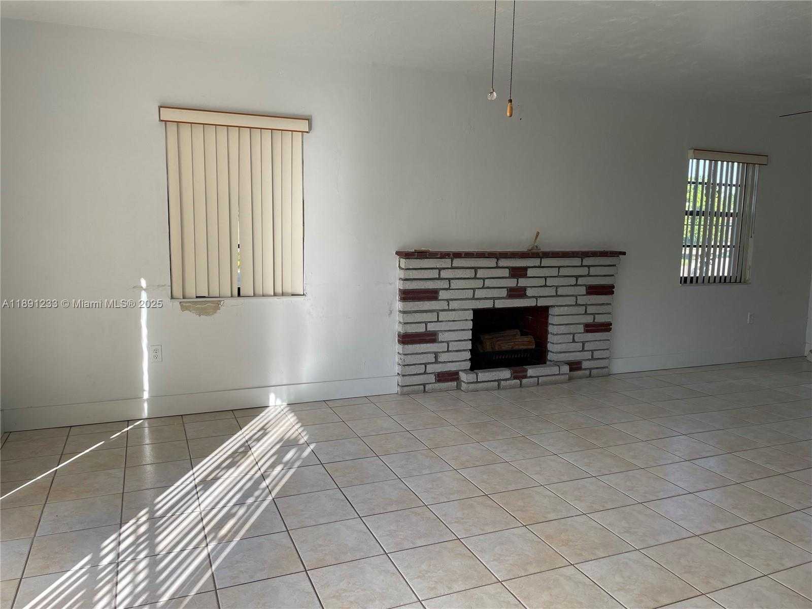 Small Image of 3831 WEST 4TH CT, Hialeah Number 5