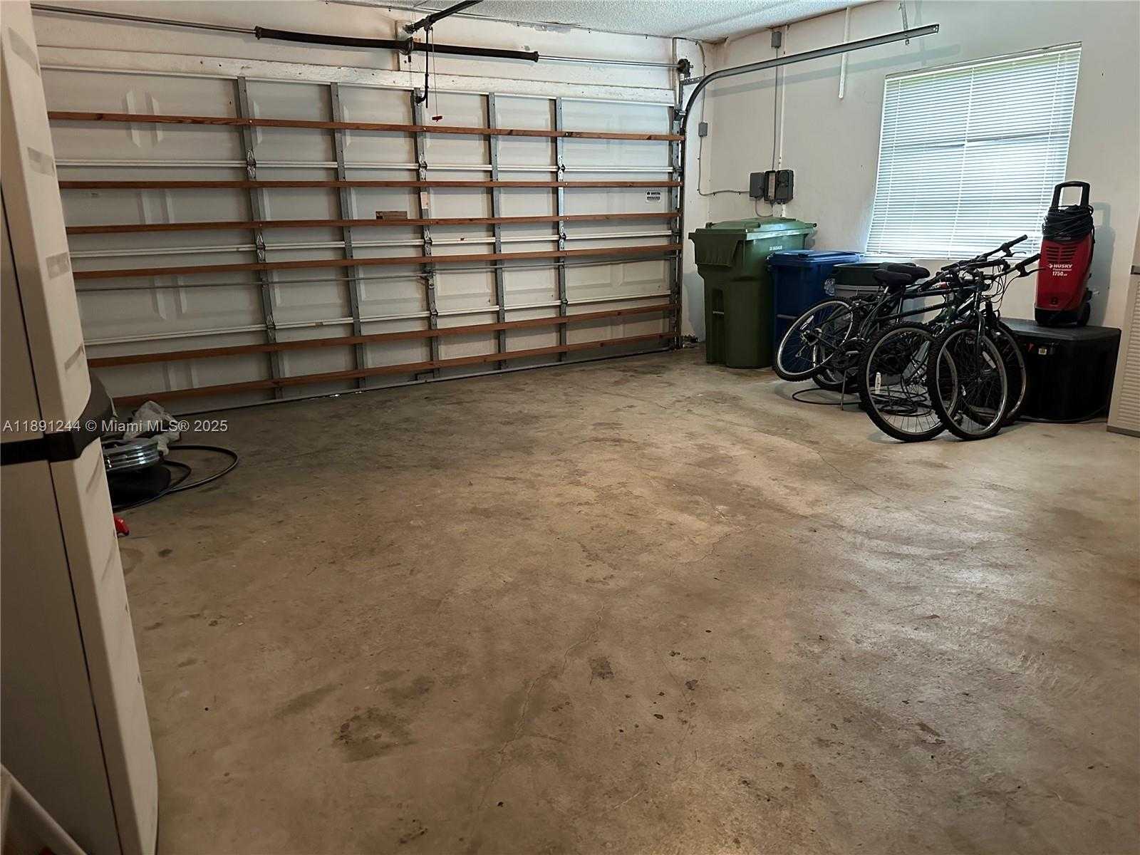Small Image of 16628 GOLFVIEW DR, Weston Number 13