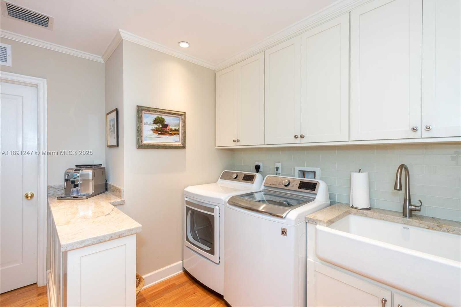 Small Image of 1036 SOUTH GREENWAY DR, Coral Gables Number 15