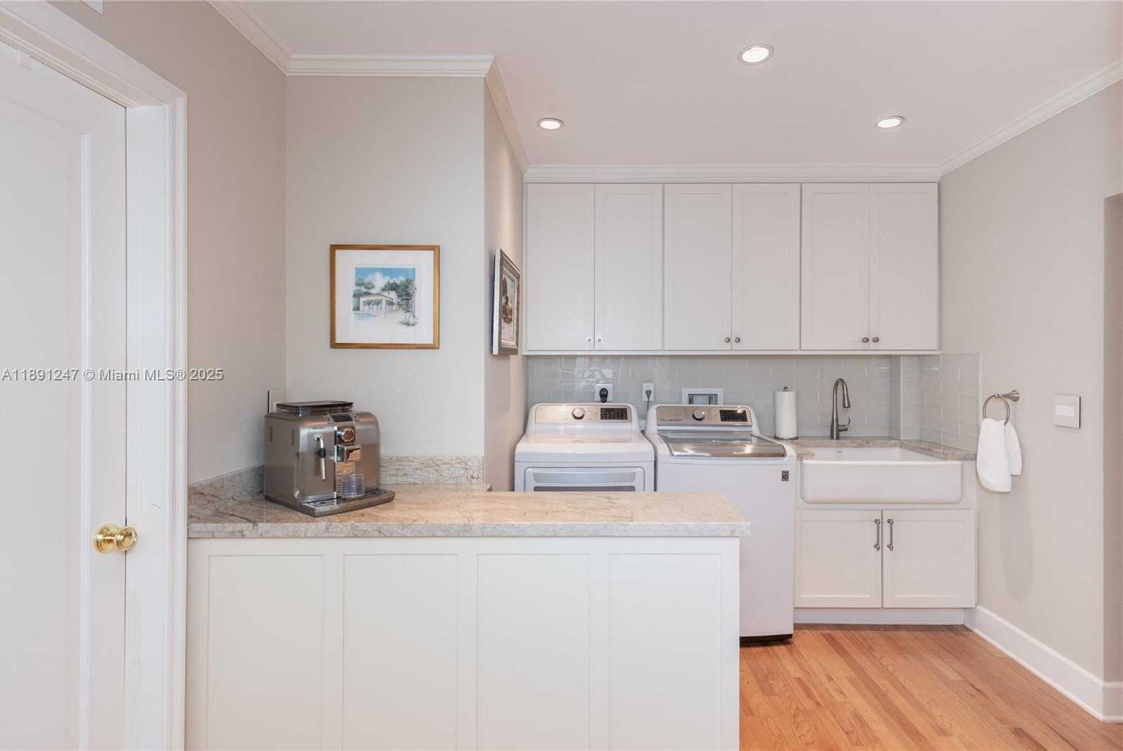 Small Image of 1036 SOUTH GREENWAY DR, Coral Gables Number 16