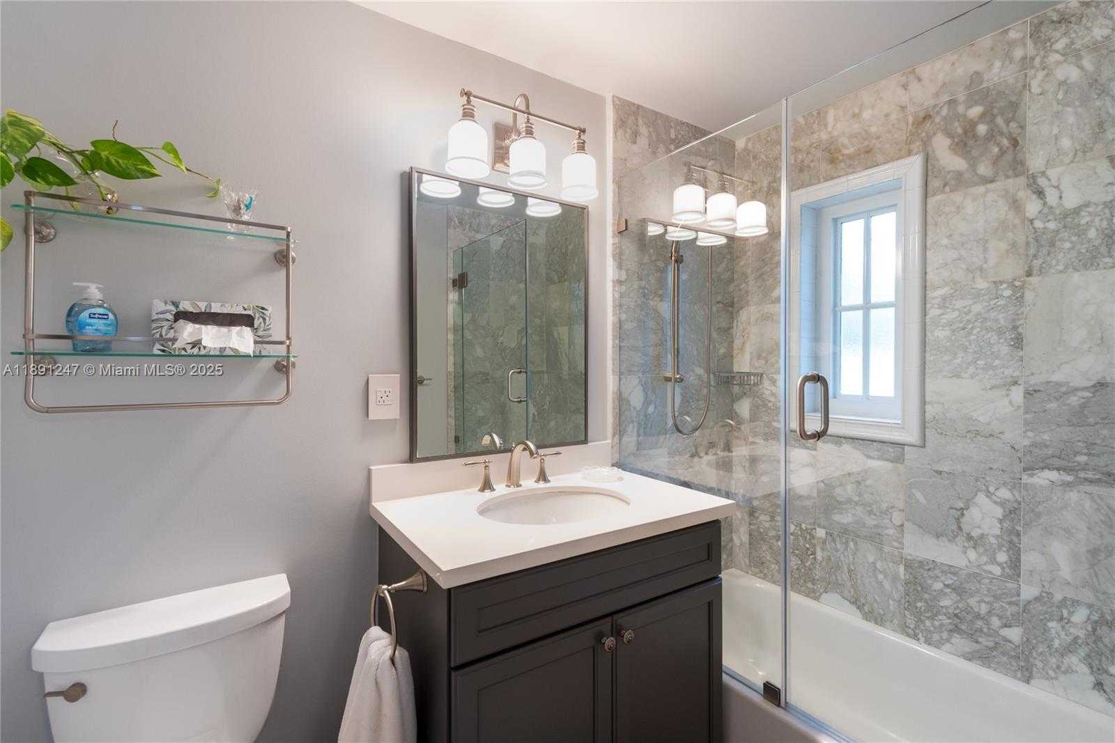 Small Image of 1036 SOUTH GREENWAY DR, Coral Gables Number 19