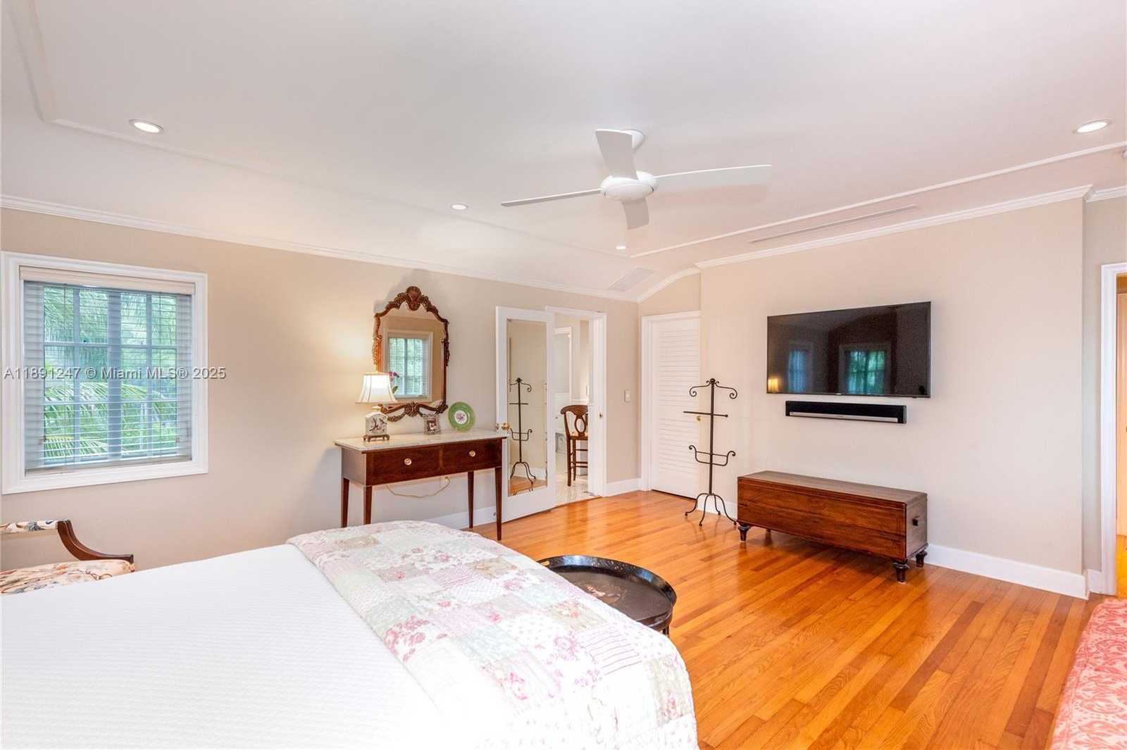 Small Image of 1036 SOUTH GREENWAY DR, Coral Gables Number 22