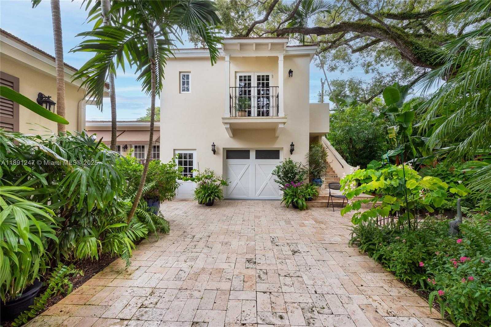 Small Image of 1036 SOUTH GREENWAY DR, Coral Gables Number 25
