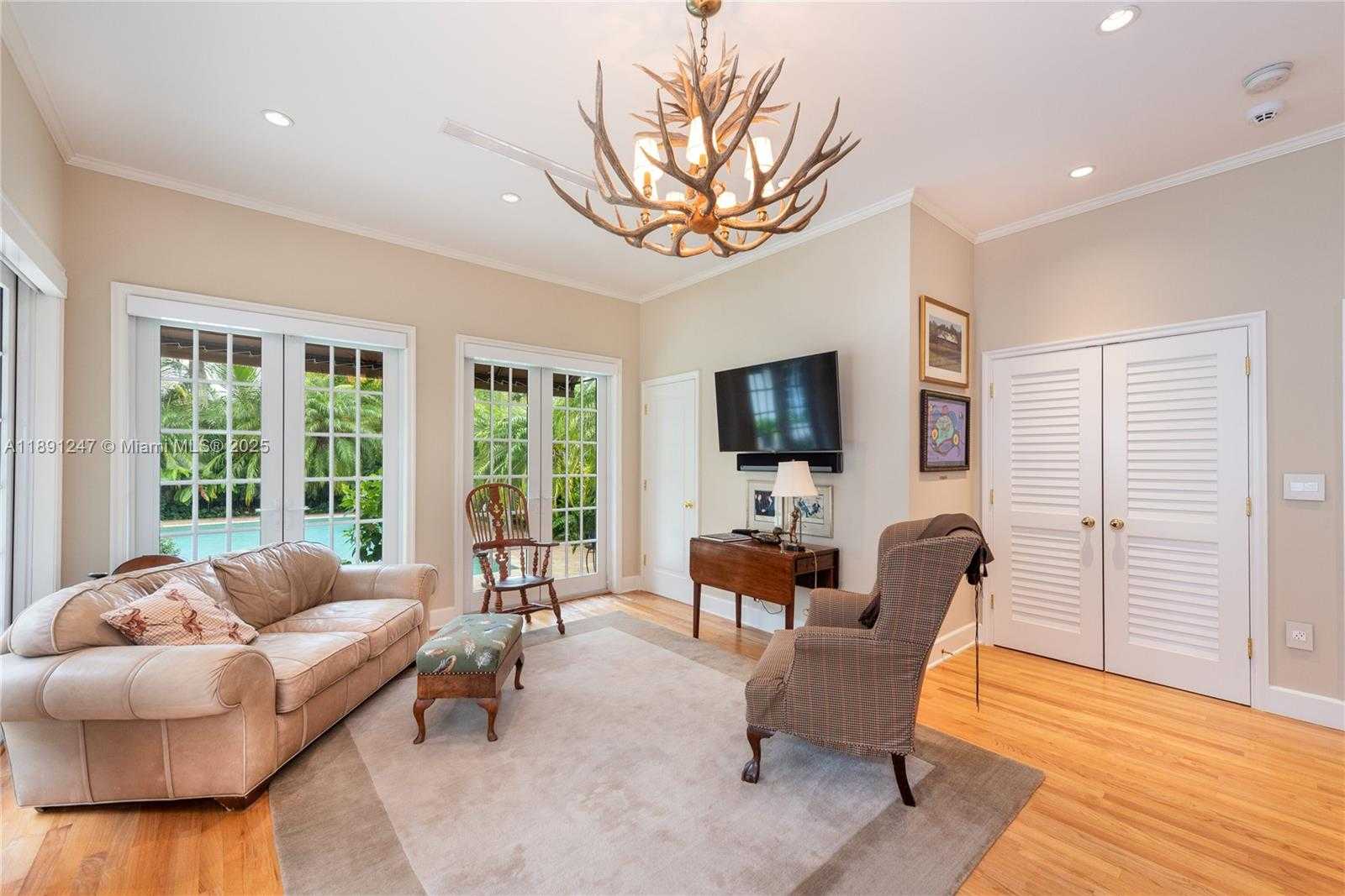 Small Image of 1036 SOUTH GREENWAY DR, Coral Gables Number 27