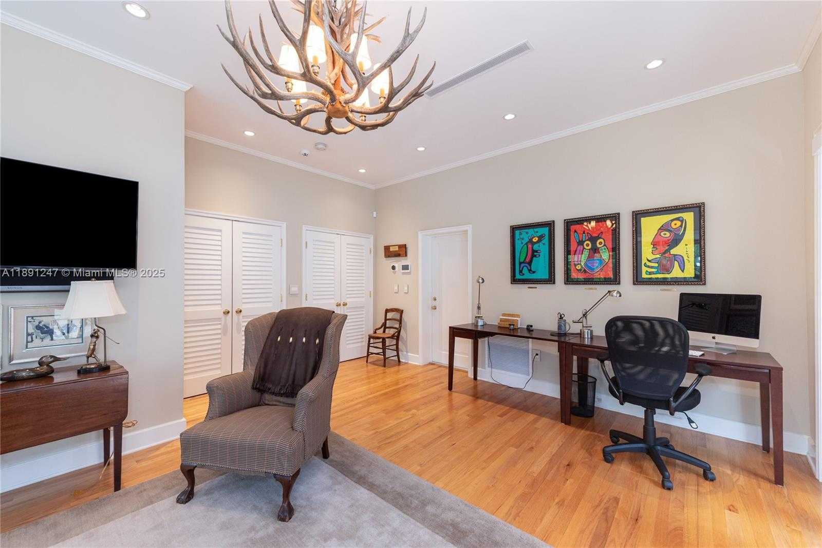 Small Image of 1036 SOUTH GREENWAY DR, Coral Gables Number 28