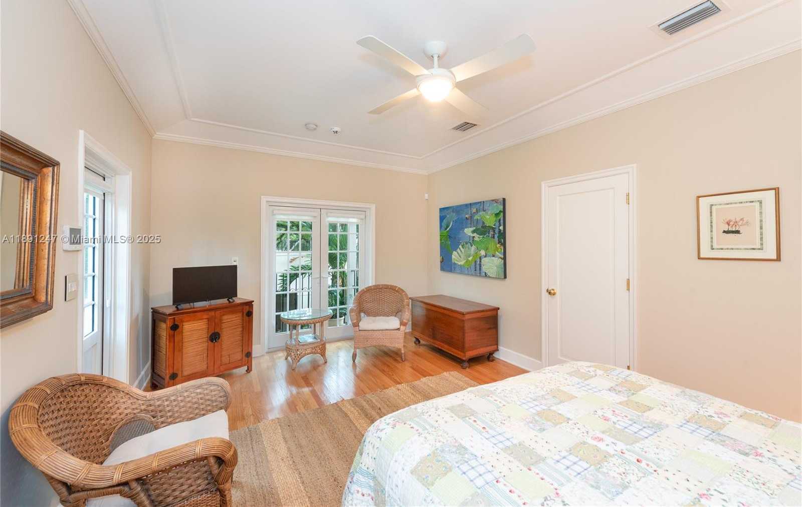 Small Image of 1036 SOUTH GREENWAY DR, Coral Gables Number 31