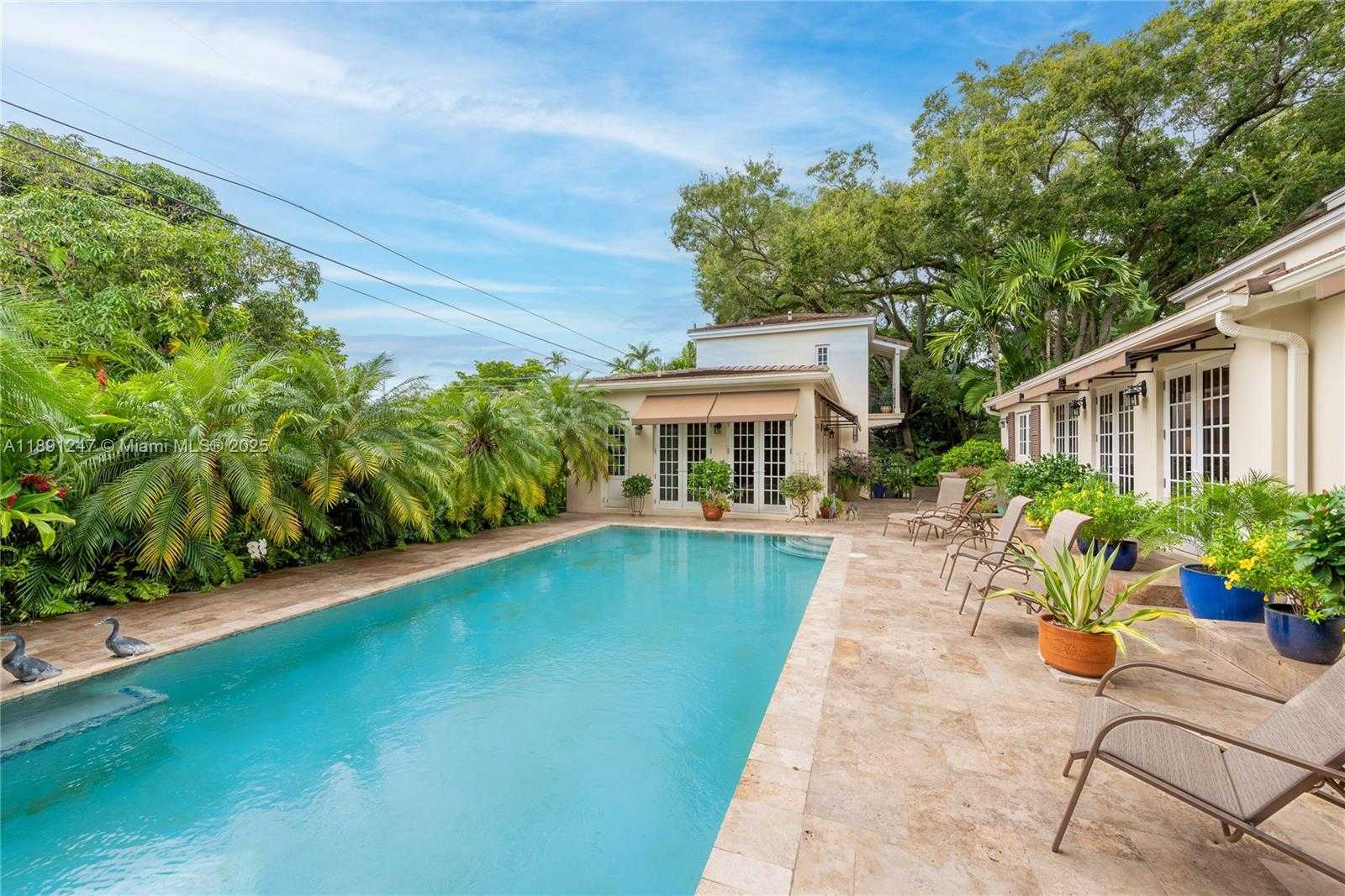 Small Image of 1036 SOUTH GREENWAY DR, Coral Gables Number 33