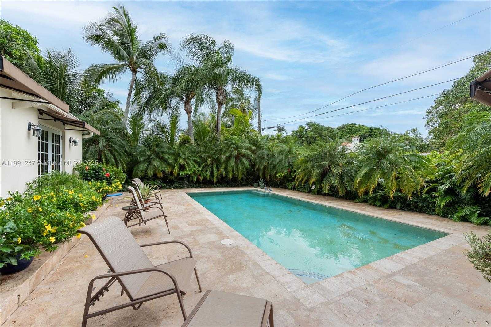 Small Image of 1036 SOUTH GREENWAY DR, Coral Gables Number 35
