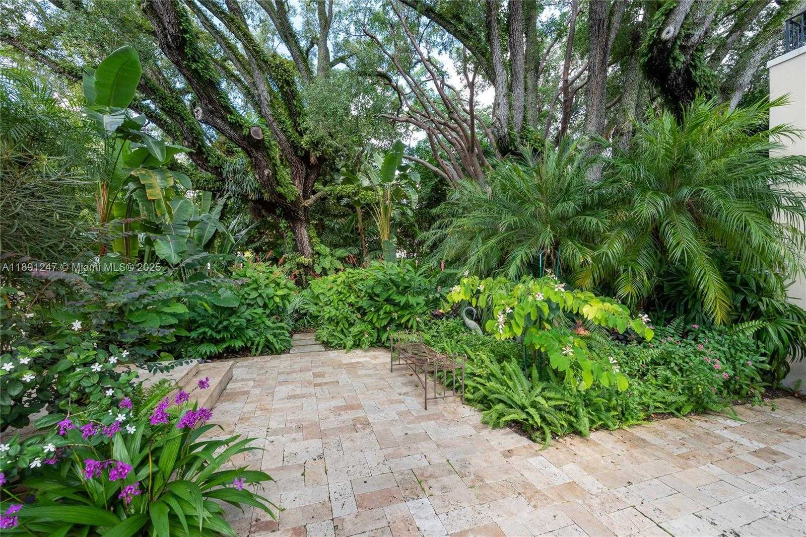 Small Image of 1036 SOUTH GREENWAY DR, Coral Gables Number 39
