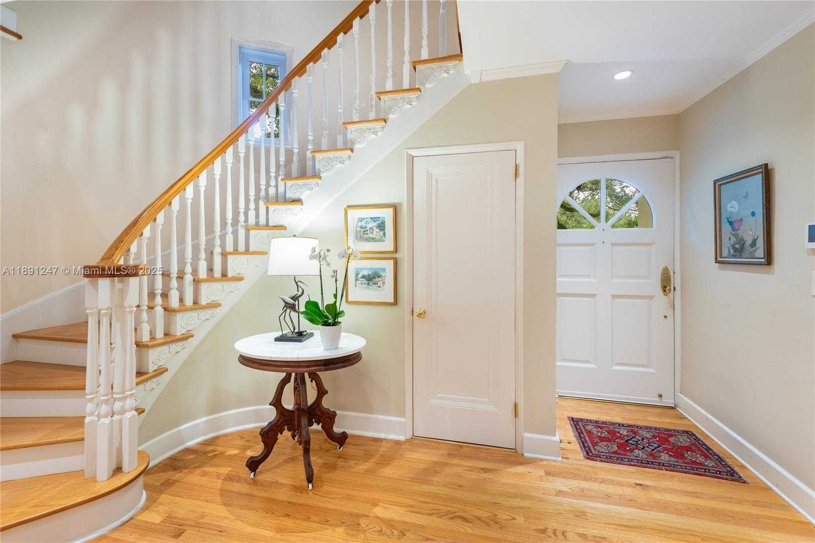 Small Image of 1036 SOUTH GREENWAY DR, Coral Gables Number 4