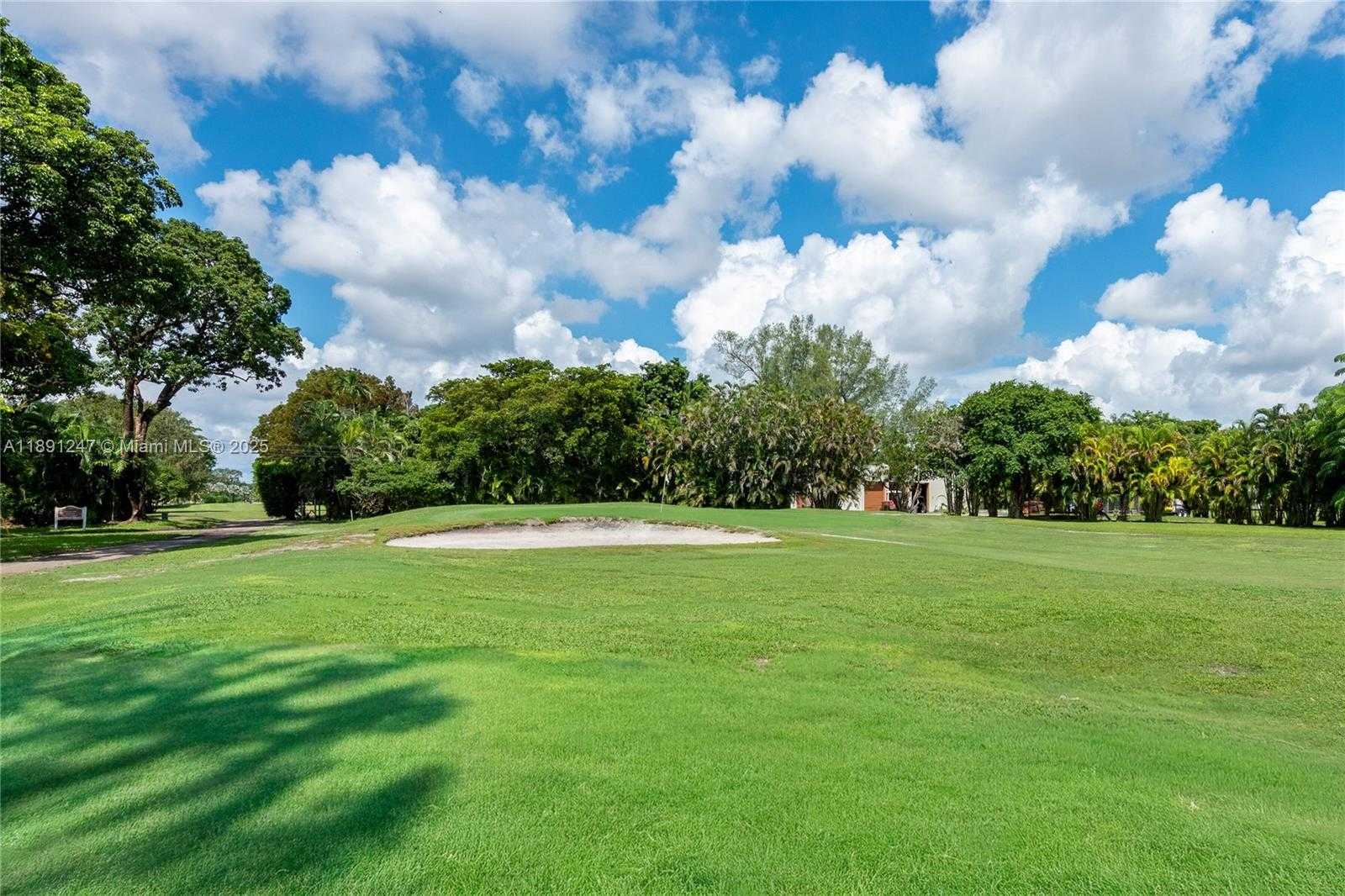 Small Image of 1036 SOUTH GREENWAY DR, Coral Gables Number 43