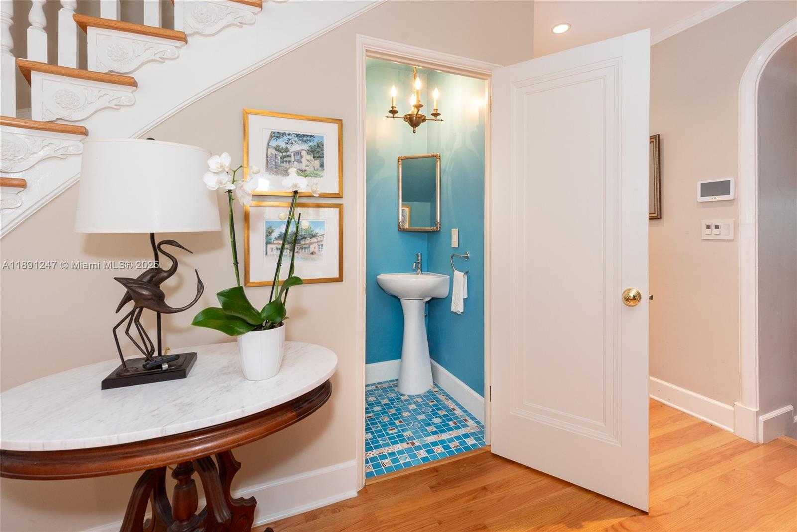 Small Image of 1036 SOUTH GREENWAY DR, Coral Gables Number 5