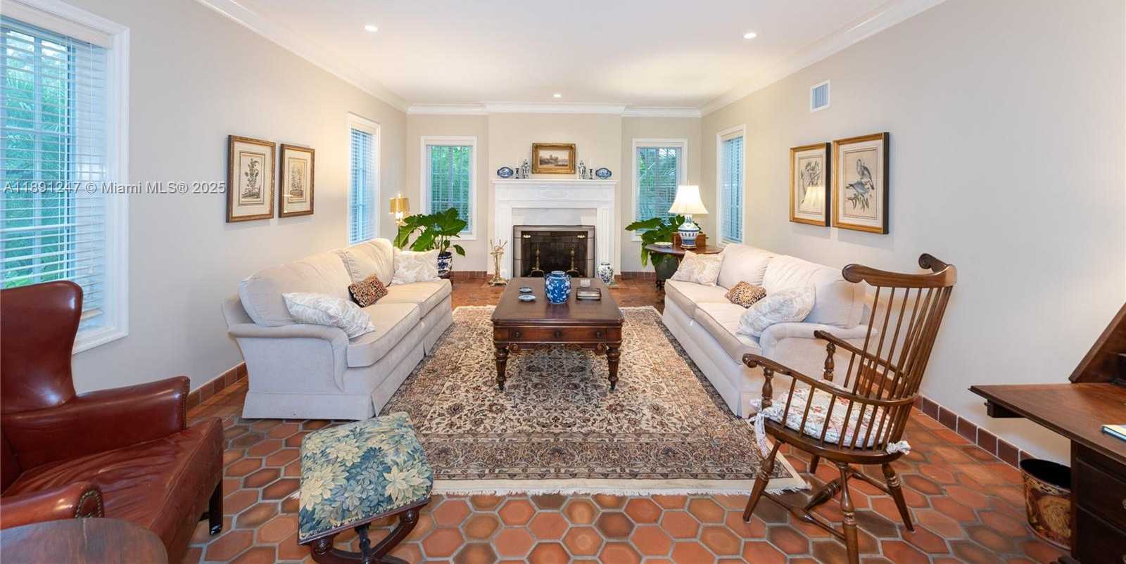 Small Image of 1036 SOUTH GREENWAY DR, Coral Gables Number 6