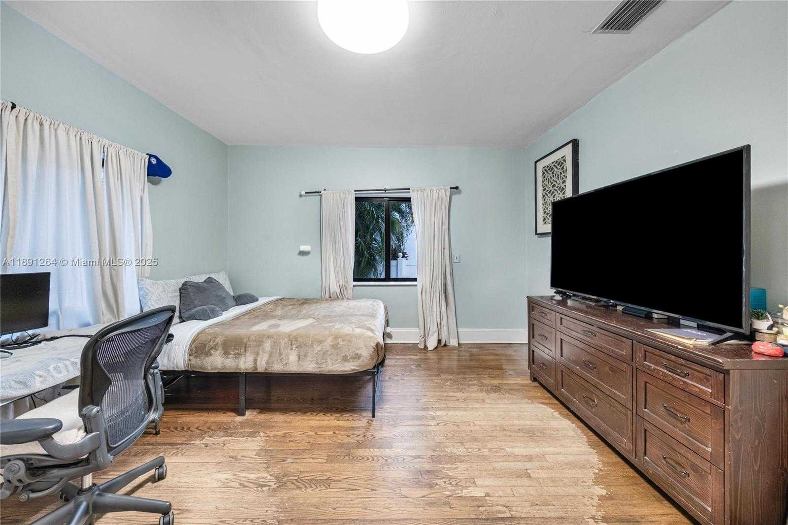 Small Image of 114 2ND DILIDO TER, Miami Beach Number 15