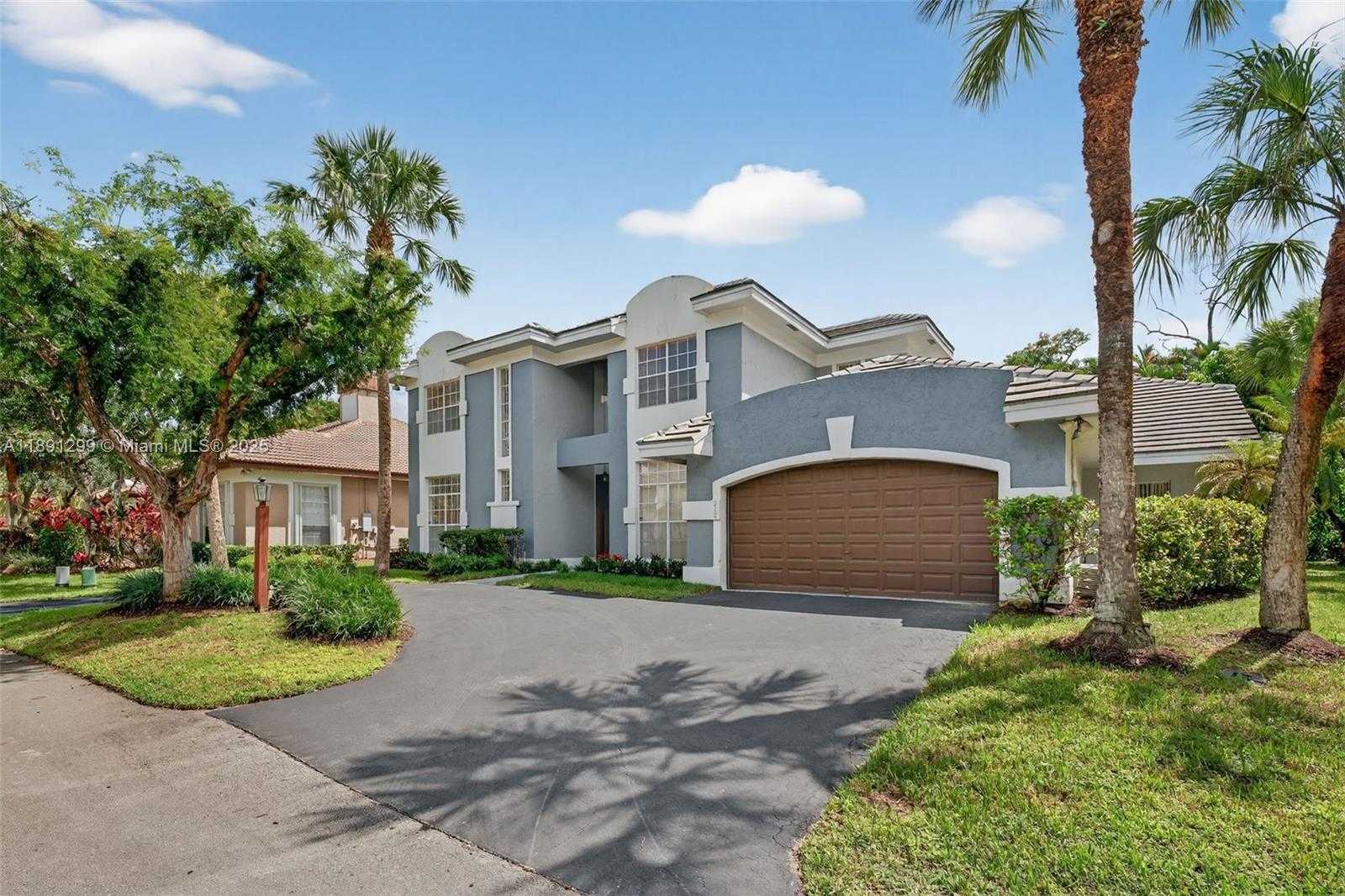 Small Image of 3704 HIGH PINE DR, Coral Springs Number 2