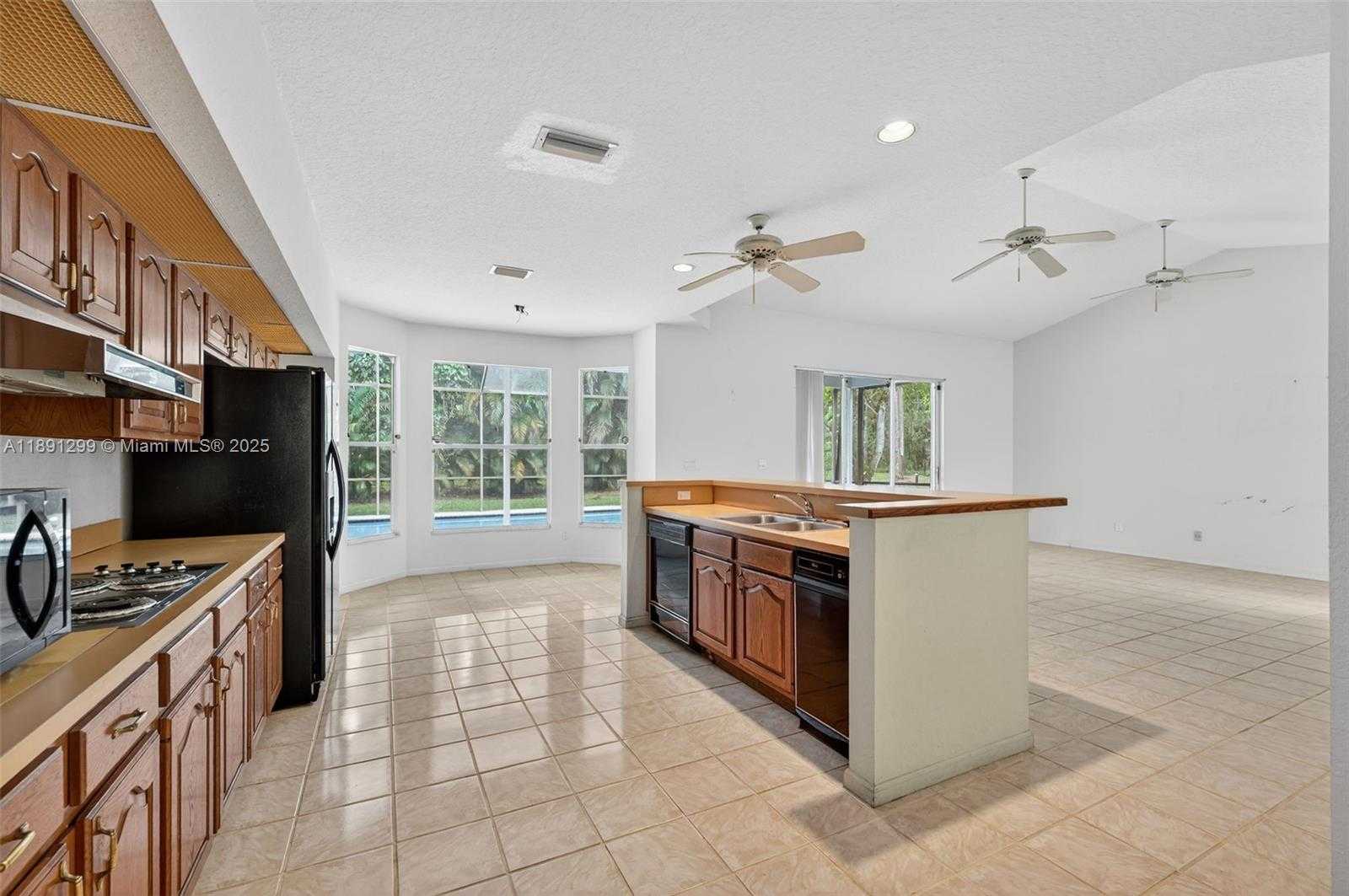 Small Image of 3704 HIGH PINE DR, Coral Springs Number 30