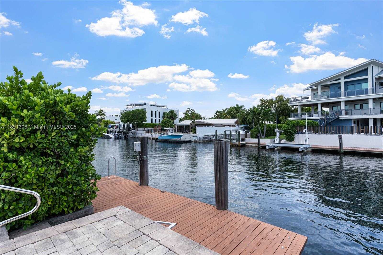 Small Image of 2115 KEYSTONE BLVD, North Miami Number 35