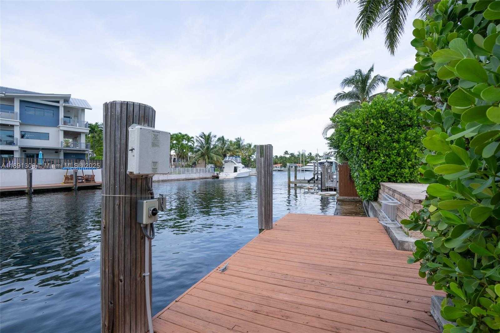 Small Image of 2115 KEYSTONE BLVD, North Miami Number 37