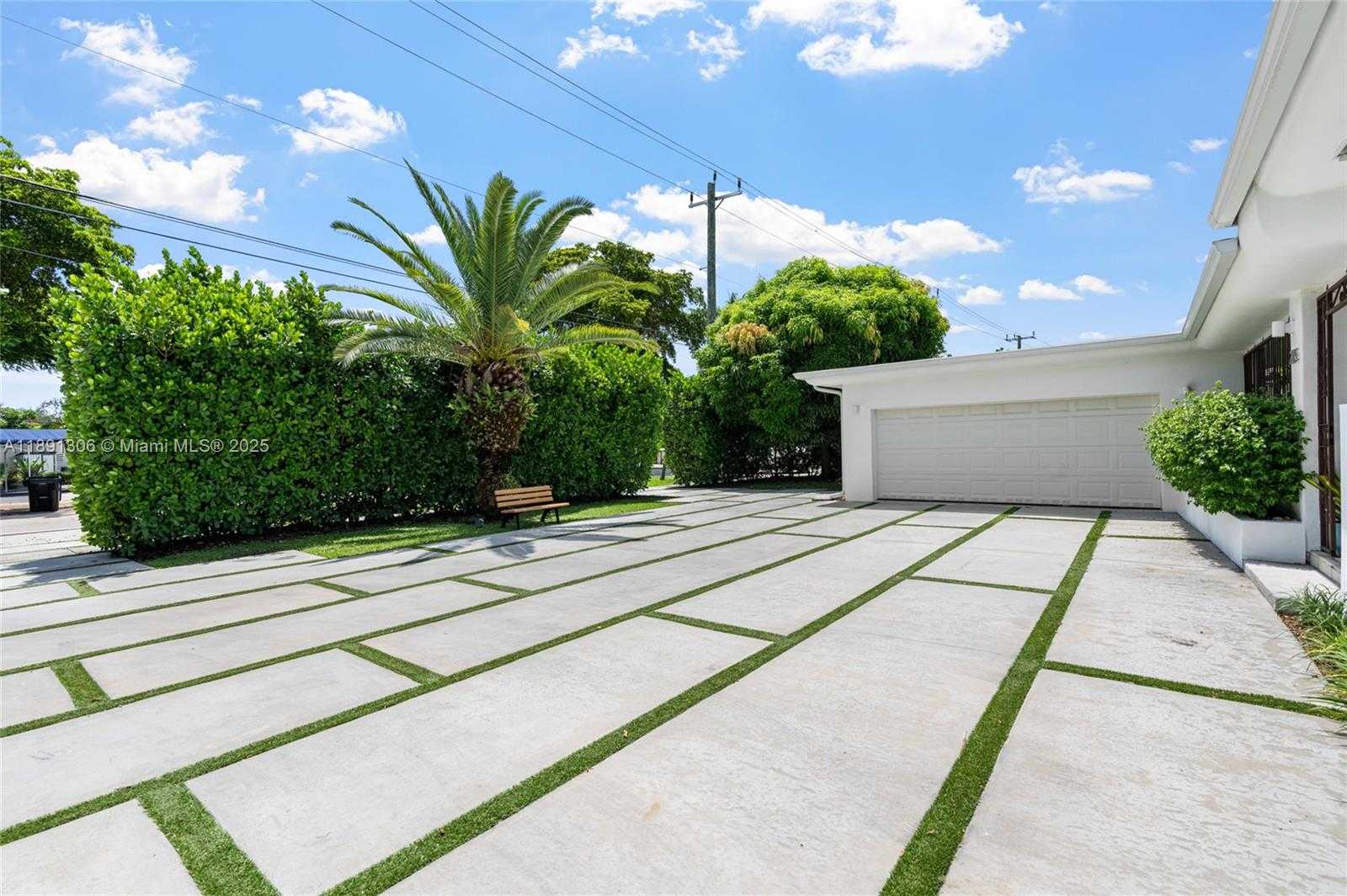 Small Image of 2115 KEYSTONE BLVD, North Miami Number 4