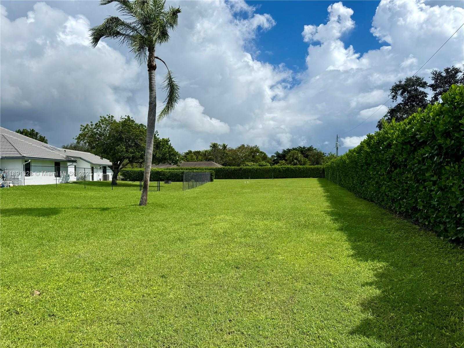 Small Image of 14984 ROAN CT, Wellington Number 11