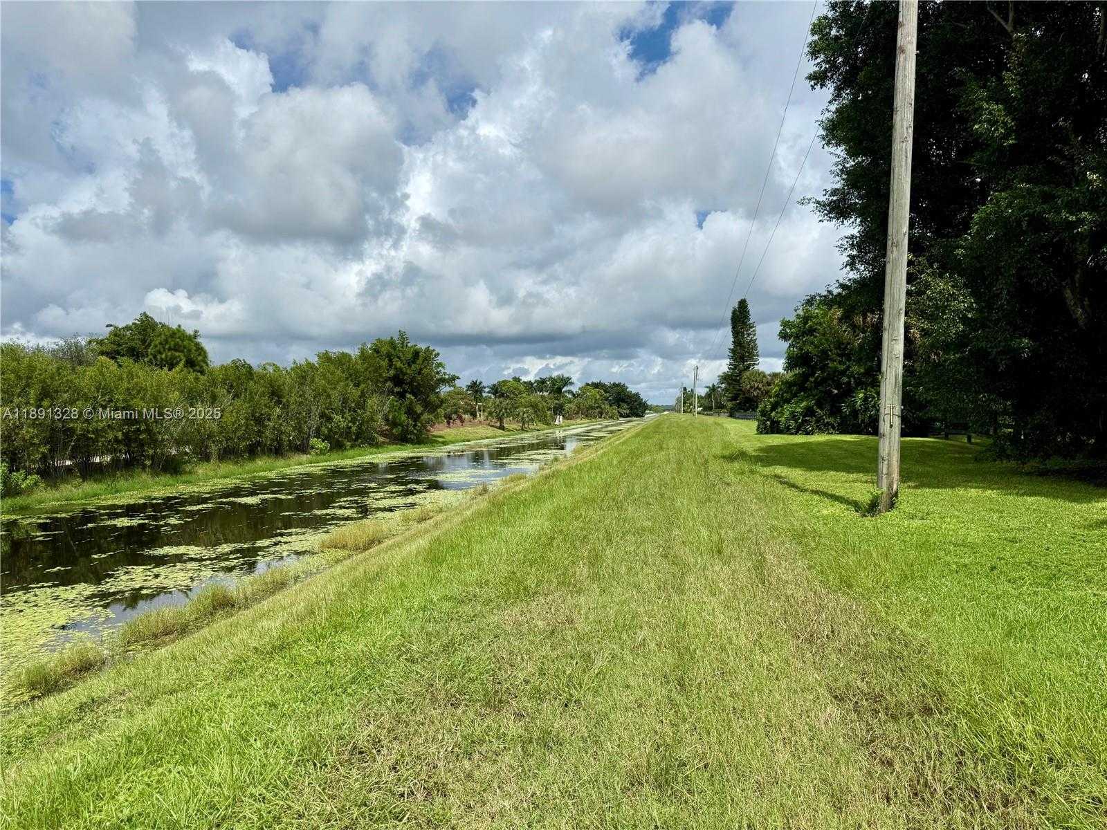 Small Image of 14984 ROAN CT, Wellington Number 21