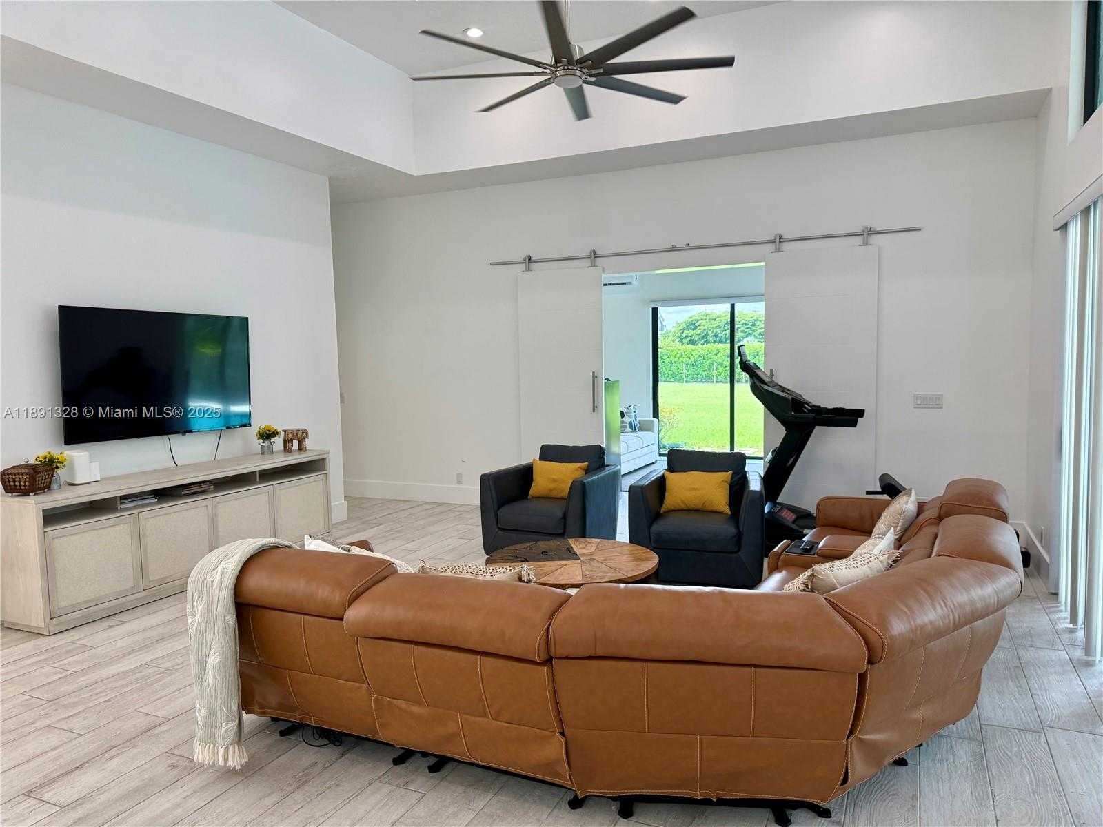 Small Image of 14984 ROAN CT, Wellington Number 37