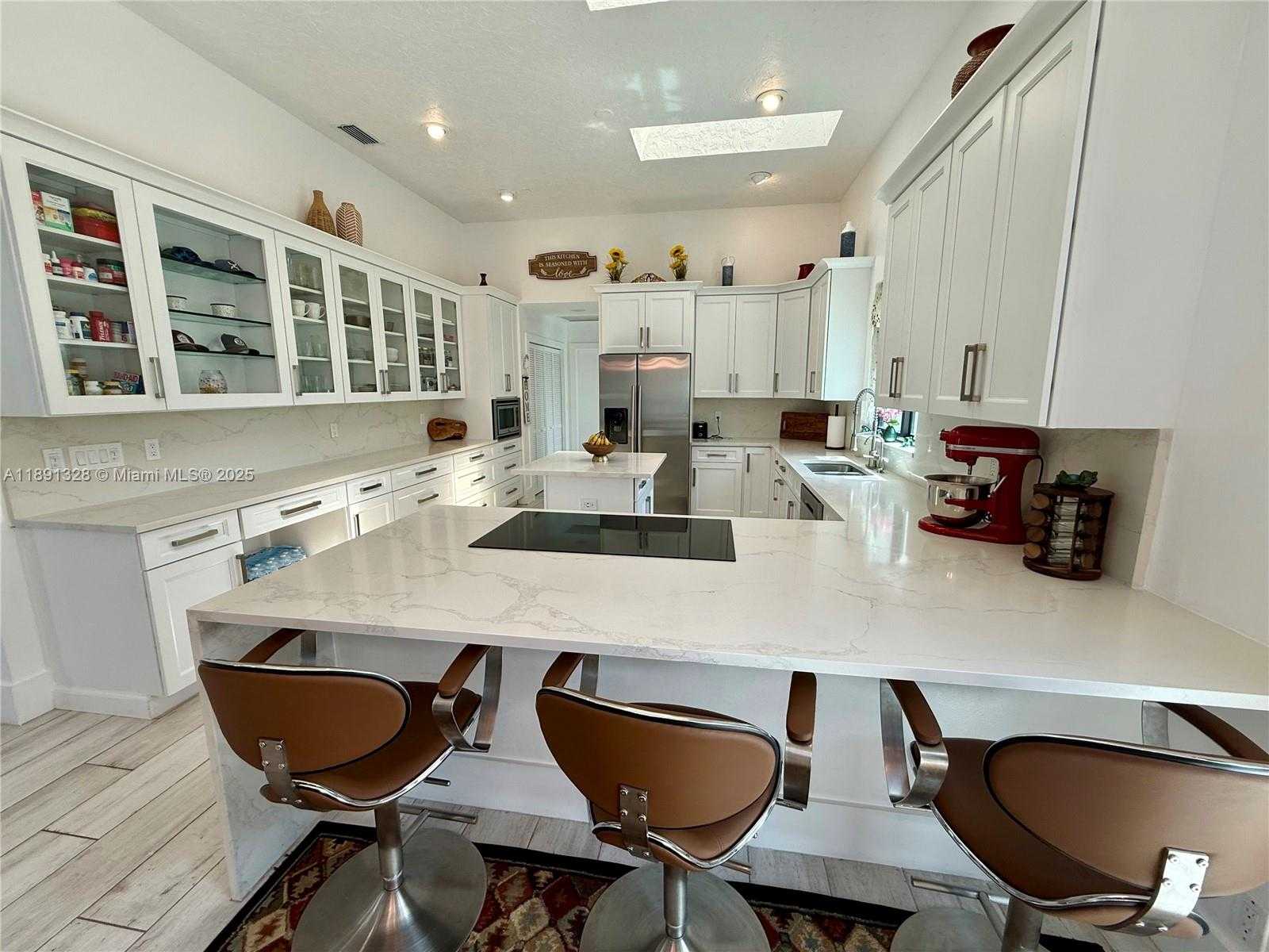 Small Image of 14984 ROAN CT, Wellington Number 39